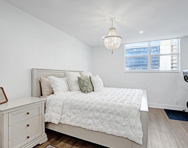 4250 Galt Ocean Drive - Photo Thumbnail 16