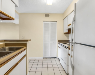 3985 W Mcnab Road - Photo Thumbnail 9
