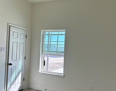 483 Rs County Road 1605 - Photo Thumbnail 10
