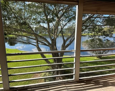 3058 Cambridge C - Photo Thumbnail 1