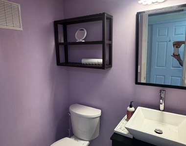 3058 Cambridge C - Photo Thumbnail 11
