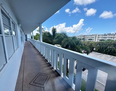 3058 Cambridge C - Photo Thumbnail 16
