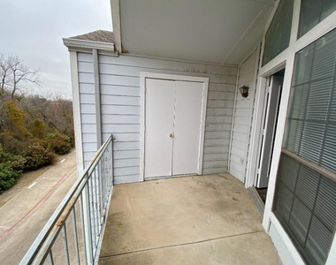 9823 Summerwood Circle - Photo Thumbnail 17