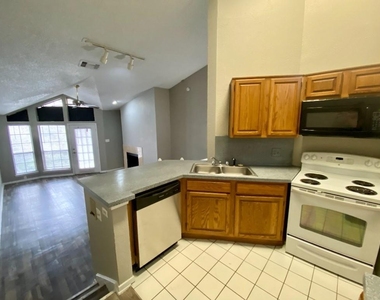 9823 Summerwood Circle - Photo Thumbnail 6