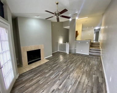 9823 Summerwood Circle - Photo Thumbnail 4