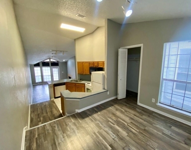 9823 Summerwood Circle - Photo Thumbnail 9