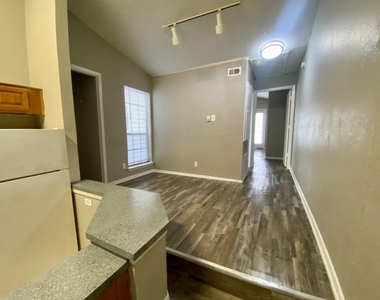 9823 Summerwood Circle - Photo Thumbnail 8