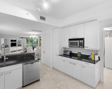 550 Se Mizner Boulevard - Photo Thumbnail 39