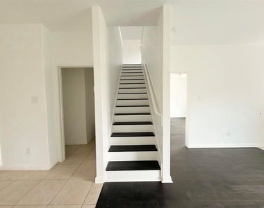 4405 Elderberry Street - Photo Thumbnail 5