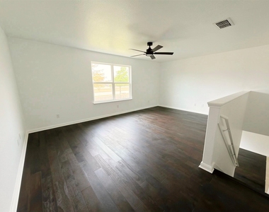 4405 Elderberry Street - Photo Thumbnail 7