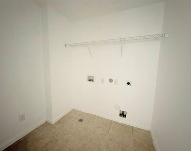 4405 Elderberry Street - Photo Thumbnail 17
