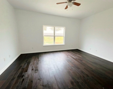 4405 Elderberry Street - Photo Thumbnail 8