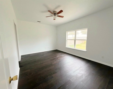 4405 Elderberry Street - Photo Thumbnail 9