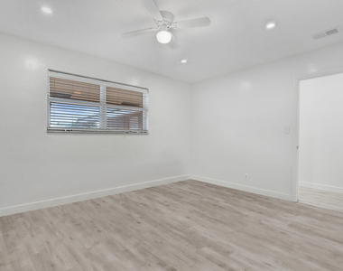 2862 Ne 32nd Street - Photo Thumbnail 16