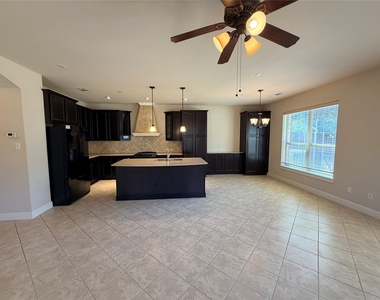 950 Brook Forest Lane - Photo Thumbnail 5