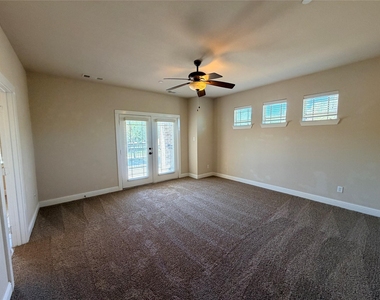 950 Brook Forest Lane - Photo Thumbnail 10