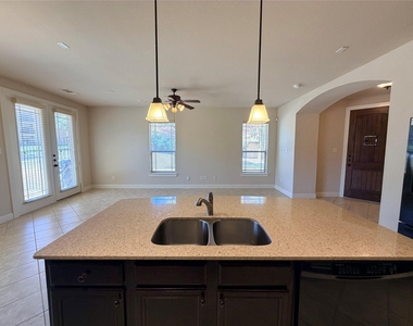 950 Brook Forest Lane - Photo Thumbnail 9