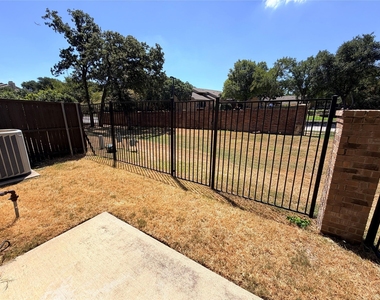950 Brook Forest Lane - Photo Thumbnail 20