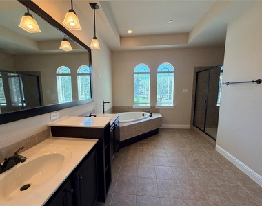 950 Brook Forest Lane - Photo Thumbnail 12