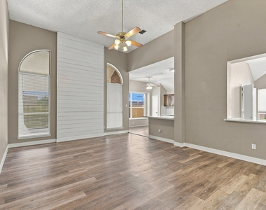 8201 Pacific Street - Photo Thumbnail 10