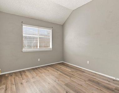 8201 Pacific Street - Photo Thumbnail 21