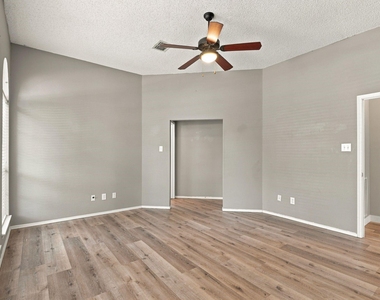 8201 Pacific Street - Photo Thumbnail 17