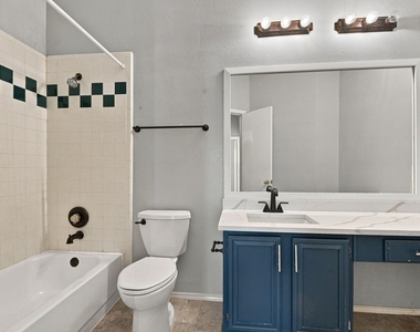 8201 Pacific Street - Photo Thumbnail 22