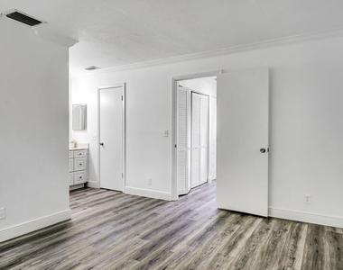 6372 Boca Circle - Photo Thumbnail 11