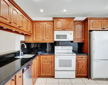 6372 Boca Circle - Photo Thumbnail 2