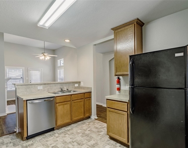8915 Wild Rose Lane - Photo Thumbnail 9