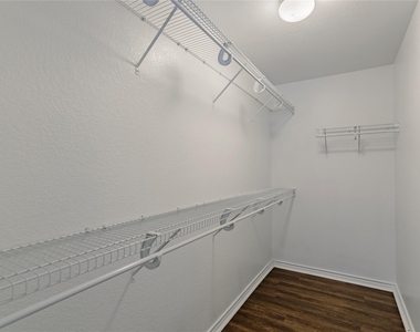 8915 Wild Rose Lane - Photo Thumbnail 22