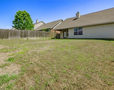 8915 Wild Rose Lane - Photo Thumbnail 31