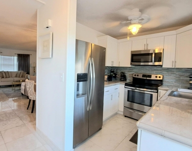 1445 Se 15th Court - Photo Thumbnail 3