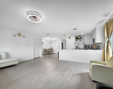 1817 Ventasso Boulevard - Photo Thumbnail 9