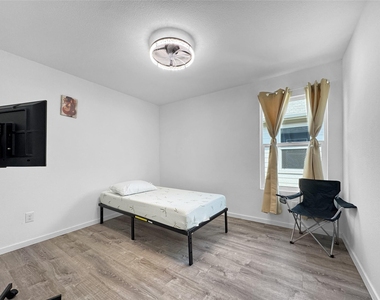 1817 Ventasso Boulevard - Photo Thumbnail 6