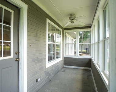 1044 N King Road - Photo Thumbnail 3