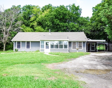 1044 N King Road - Photo Thumbnail 1