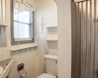 1044 N King Road - Photo Thumbnail 24
