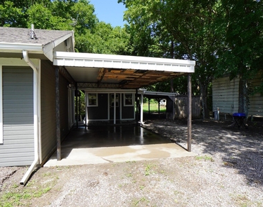 1044 N King Road - Photo Thumbnail 18