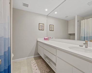 4319 Travis Street - Photo Thumbnail 13