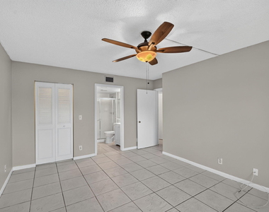 1002 Green Pine Boulevard - Photo Thumbnail 22