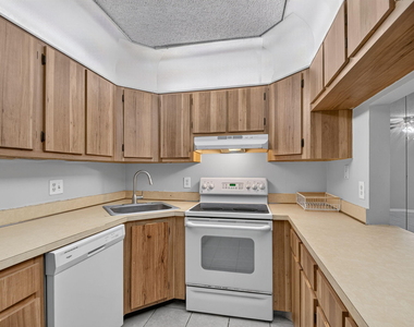 1002 Green Pine Boulevard - Photo Thumbnail 13