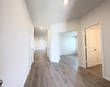 629 Dunhill Road - Photo Thumbnail 2