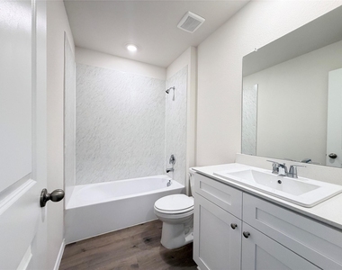 629 Dunhill Road - Photo Thumbnail 4