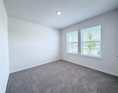629 Dunhill Road - Photo Thumbnail 3