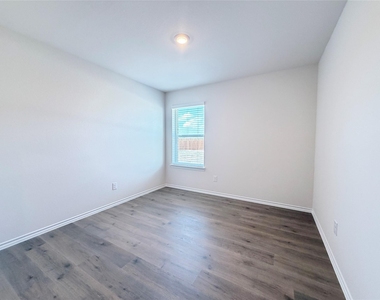 629 Dunhill Road - Photo Thumbnail 6