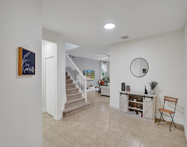 5804 Nw 46th Lane - Photo Thumbnail 2
