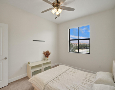5804 Nw 46th Lane - Photo Thumbnail 16