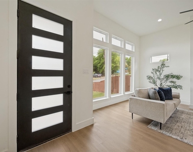 1511 Morrell Avenue - Photo Thumbnail 3