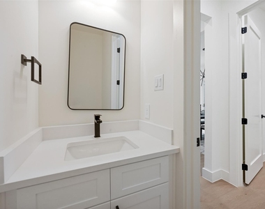 1511 Morrell Avenue - Photo Thumbnail 27